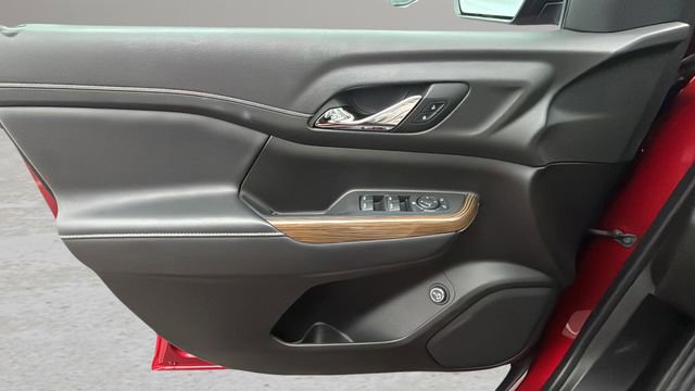 Used 2023 GMC Acadia SLE w/ Driver Convenience Package FWD image 17