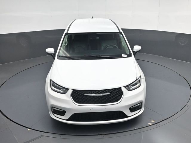 Used 2023 Chrysler Pacifica Touring-L image 45