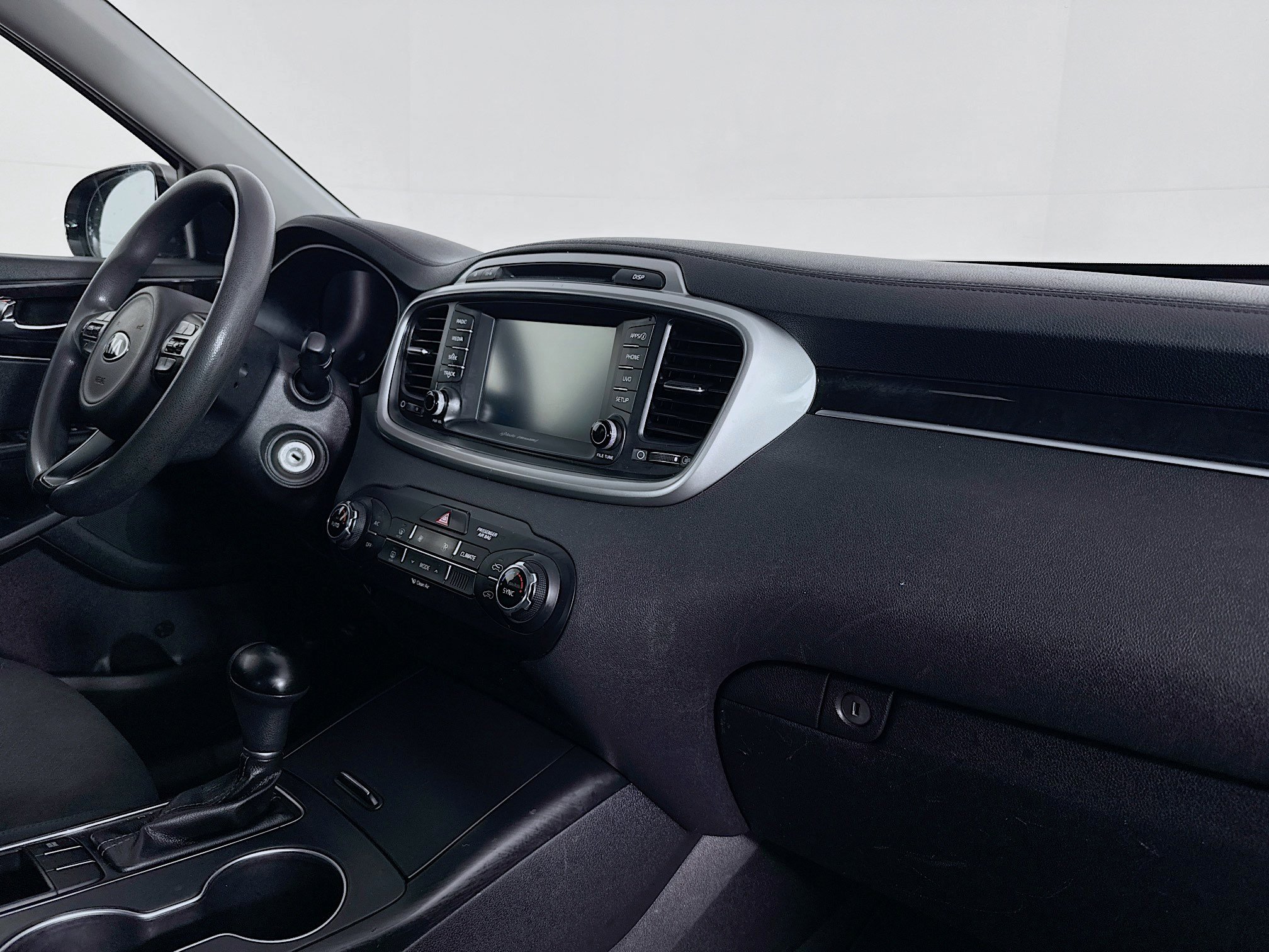 Used 2018 Kia Sorento LX image 28