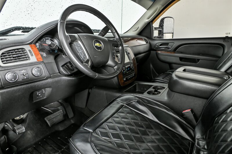 Used 2011 Chevrolet Silverado 3500 LTZ w/ LTZ Plus Package AWD/4WD image 15