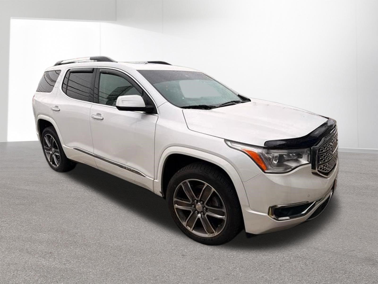Used 2019 GMC Acadia Denali w/ Technology Package AWD/4WD image 27