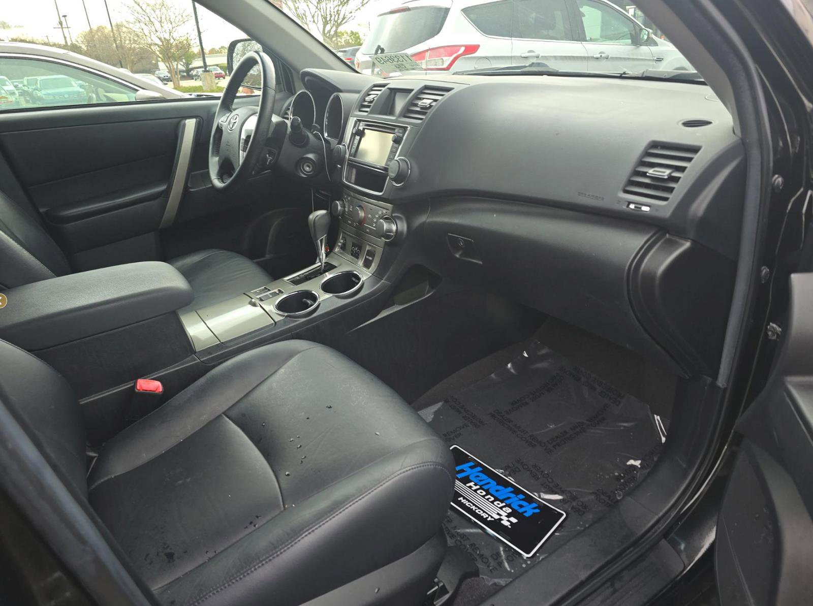 Used 2013 Toyota Highlander SE image 10