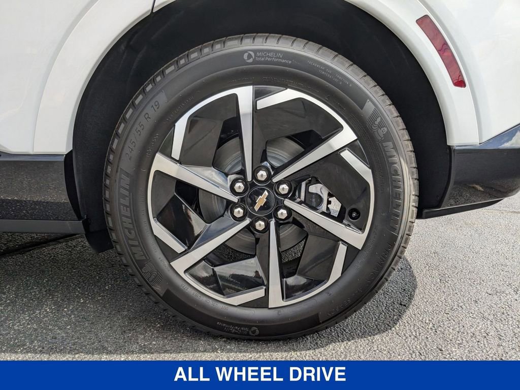 New 2025 Chevrolet Equinox EV LT image 10