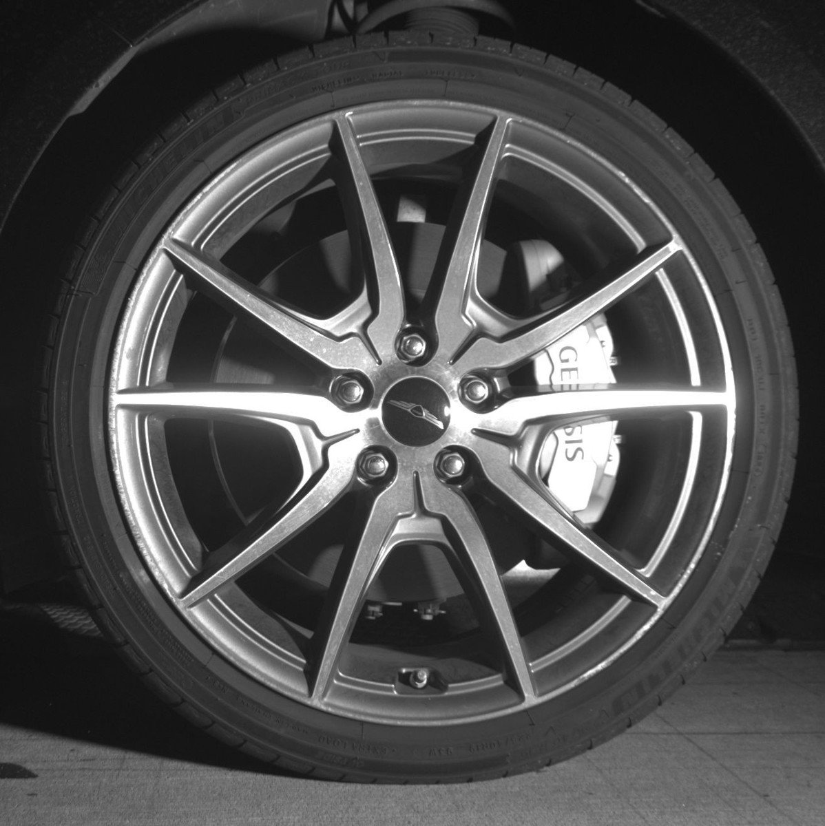 Used 2025 Genesis G70 2.5T image 12