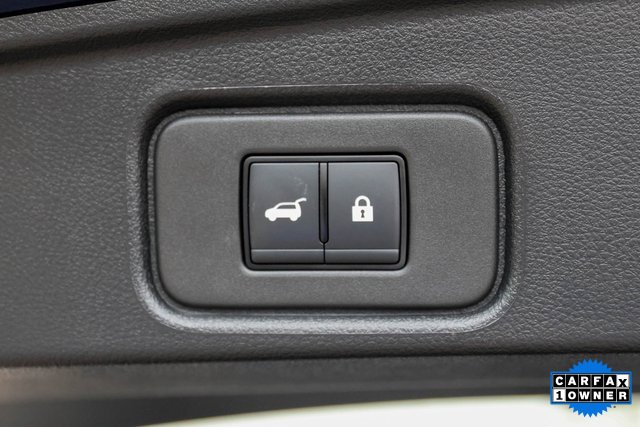 Used 2025 Nissan Pathfinder SV image 10