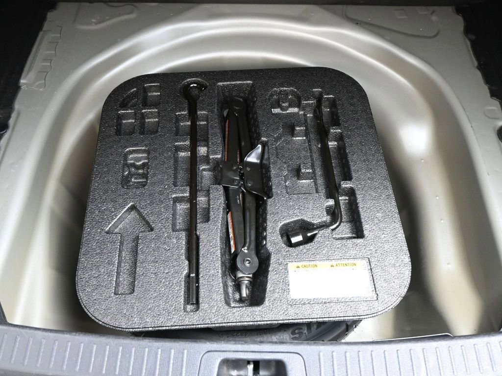 Used 2023 Toyota Corolla LE image 21