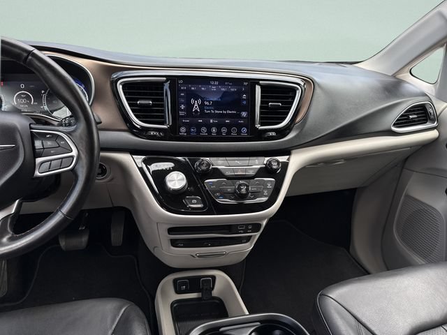 Used 2019 Chrysler Pacifica Touring-L Plus FWD image 22