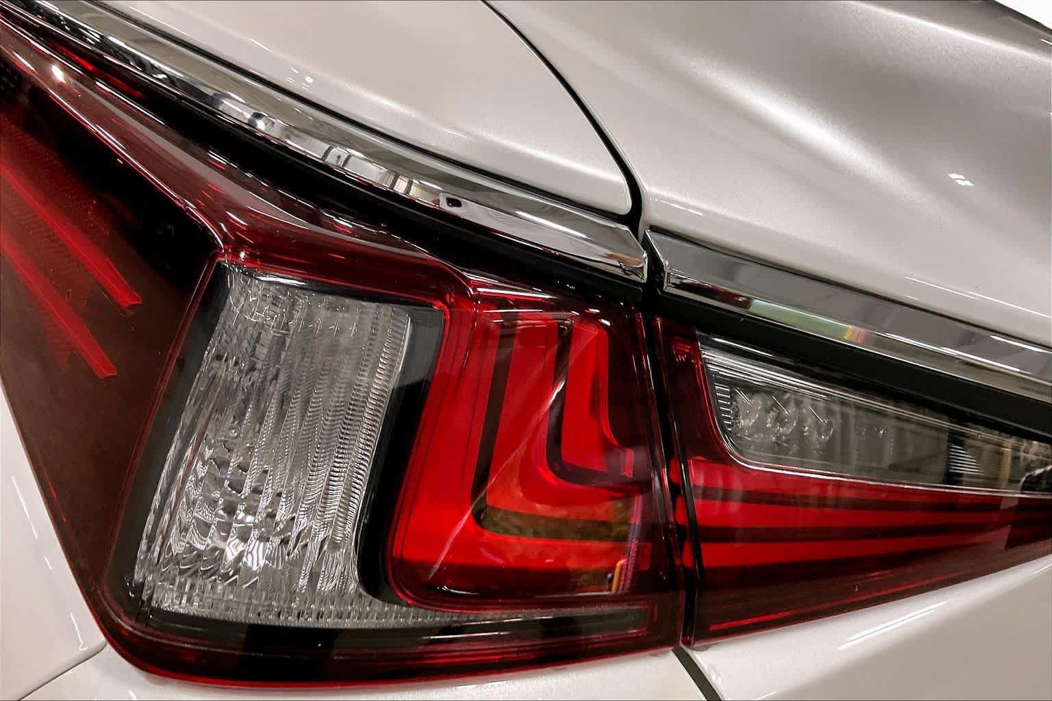 Used 2023 Lexus ES 350 w/ Premium Package FWD image 29