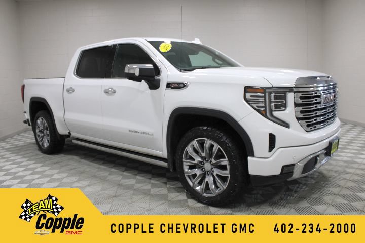 Used 2023 GMC Sierra 1500 Denali w/ Denali Reserve Package AWD/4WD image 1