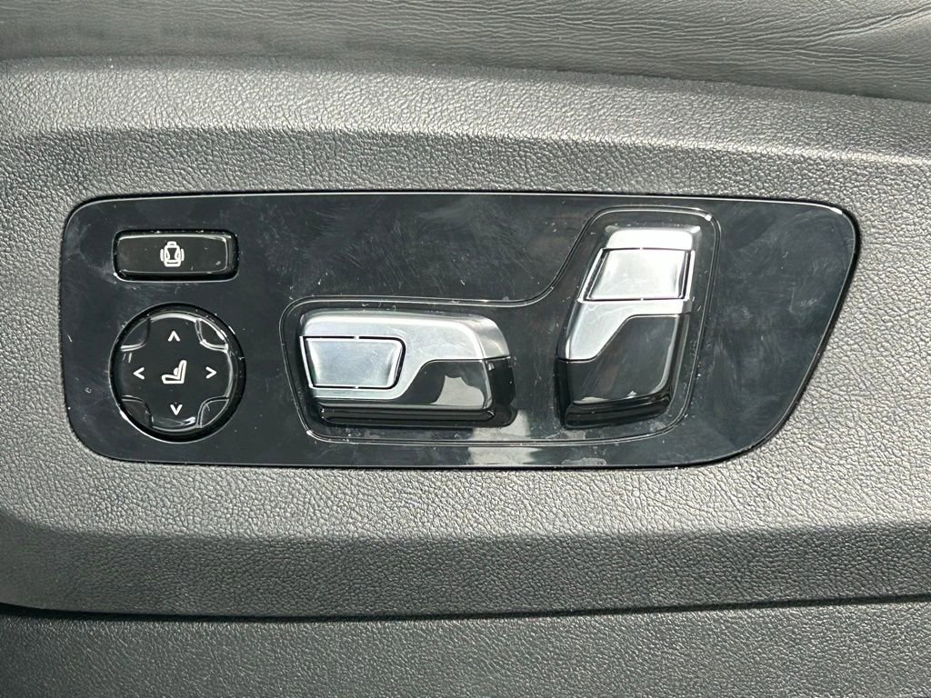 Used 2025 BMW X5 M Competition w/ Executive Package image 76