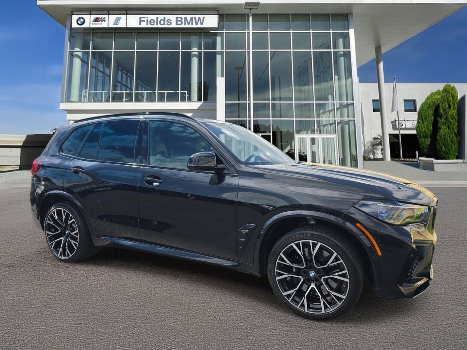 Used 2023 BMW X5 M w/ Competition Package image 1