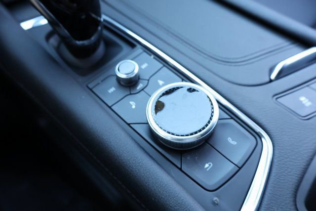 Certified 2024 Cadillac XT6 Premium Luxury FWD image 28