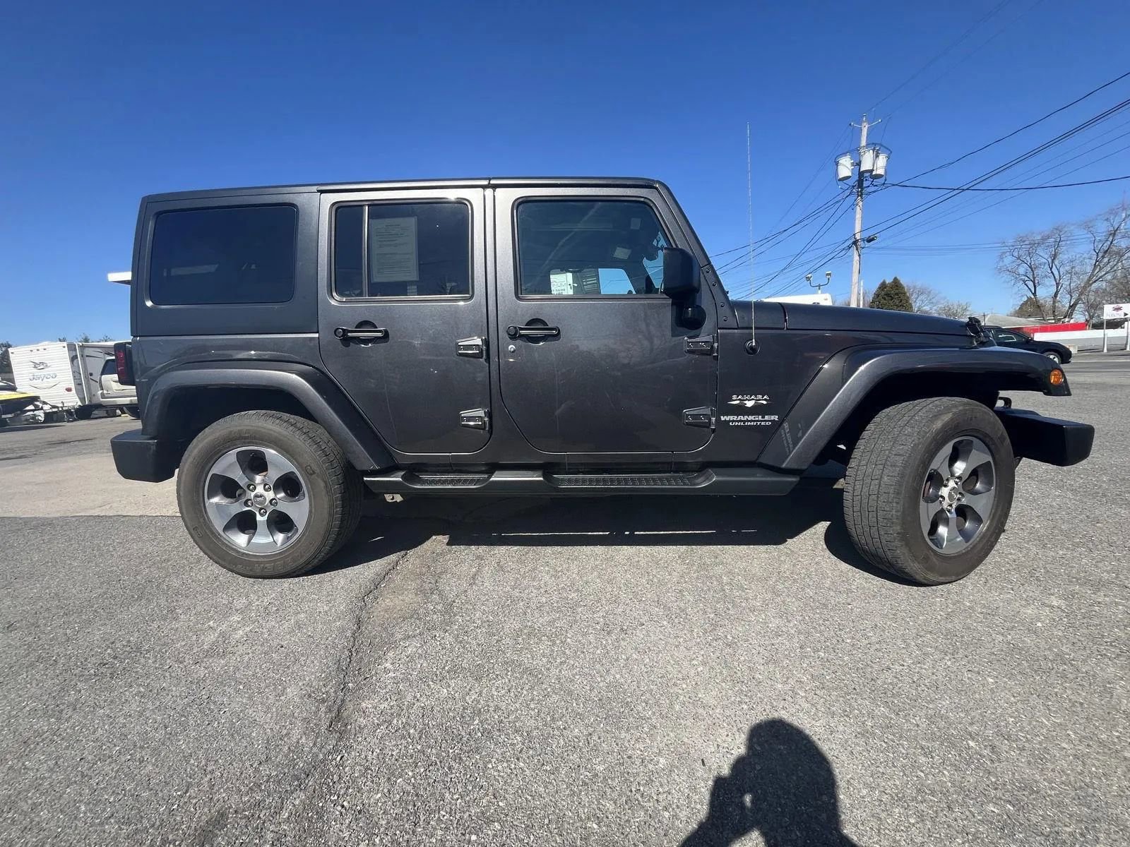 Used 2017 Jeep Wrangler Unlimited Sahara w/ Dual Top Group image 8