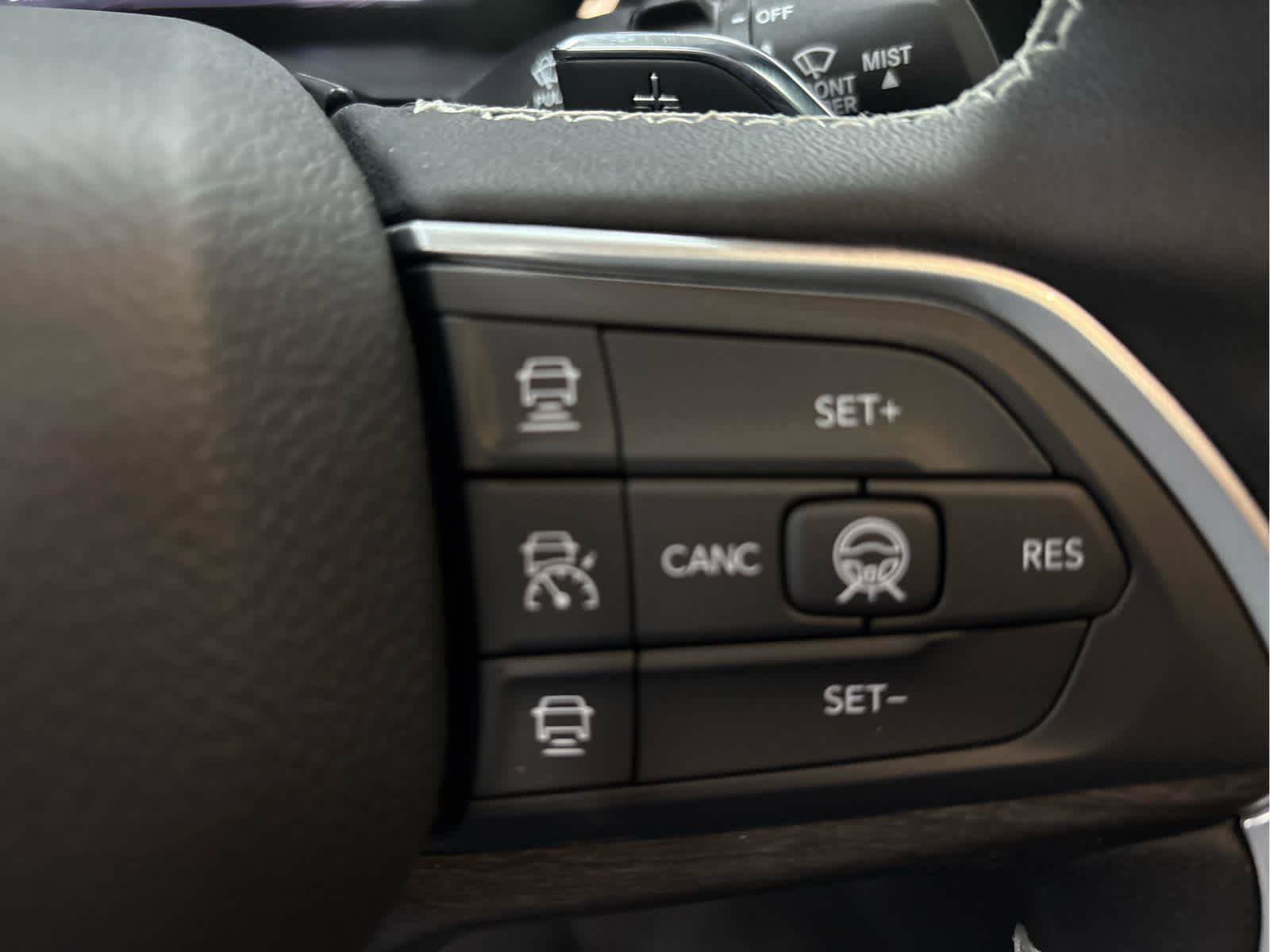 New 2026 Jeep Grand Cherokee L Limited w/ Luxury Tech Group II image 18