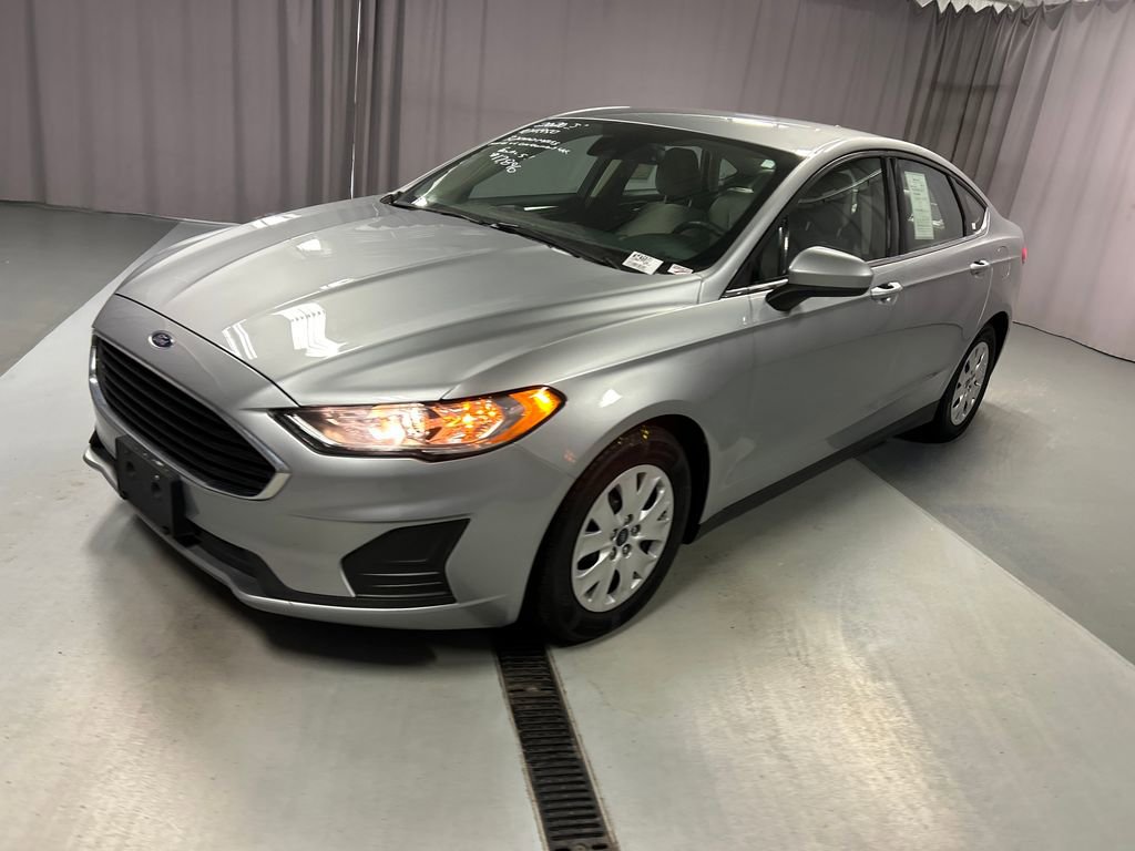 Used 2020 Ford Fusion S image 3
