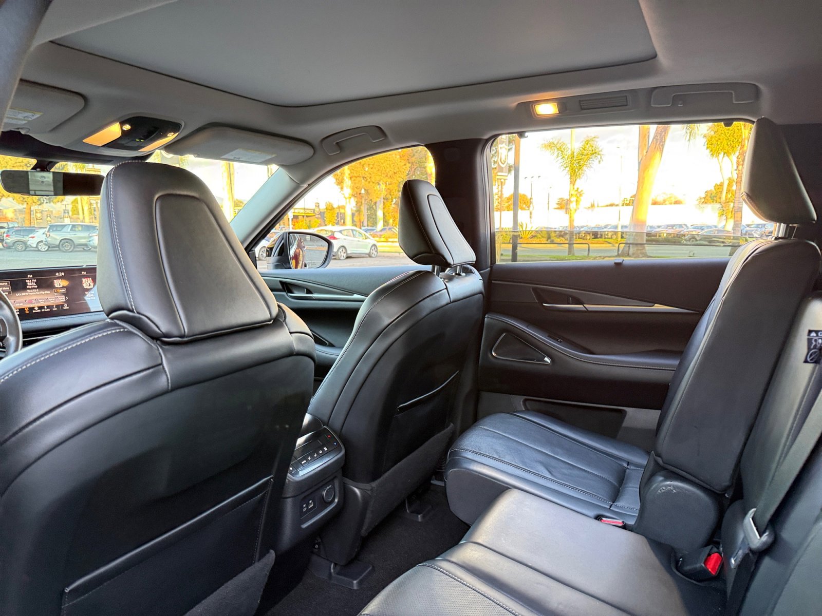 Used 2023 INFINITI QX60 Luxe w/ Performance Audio Package image 16