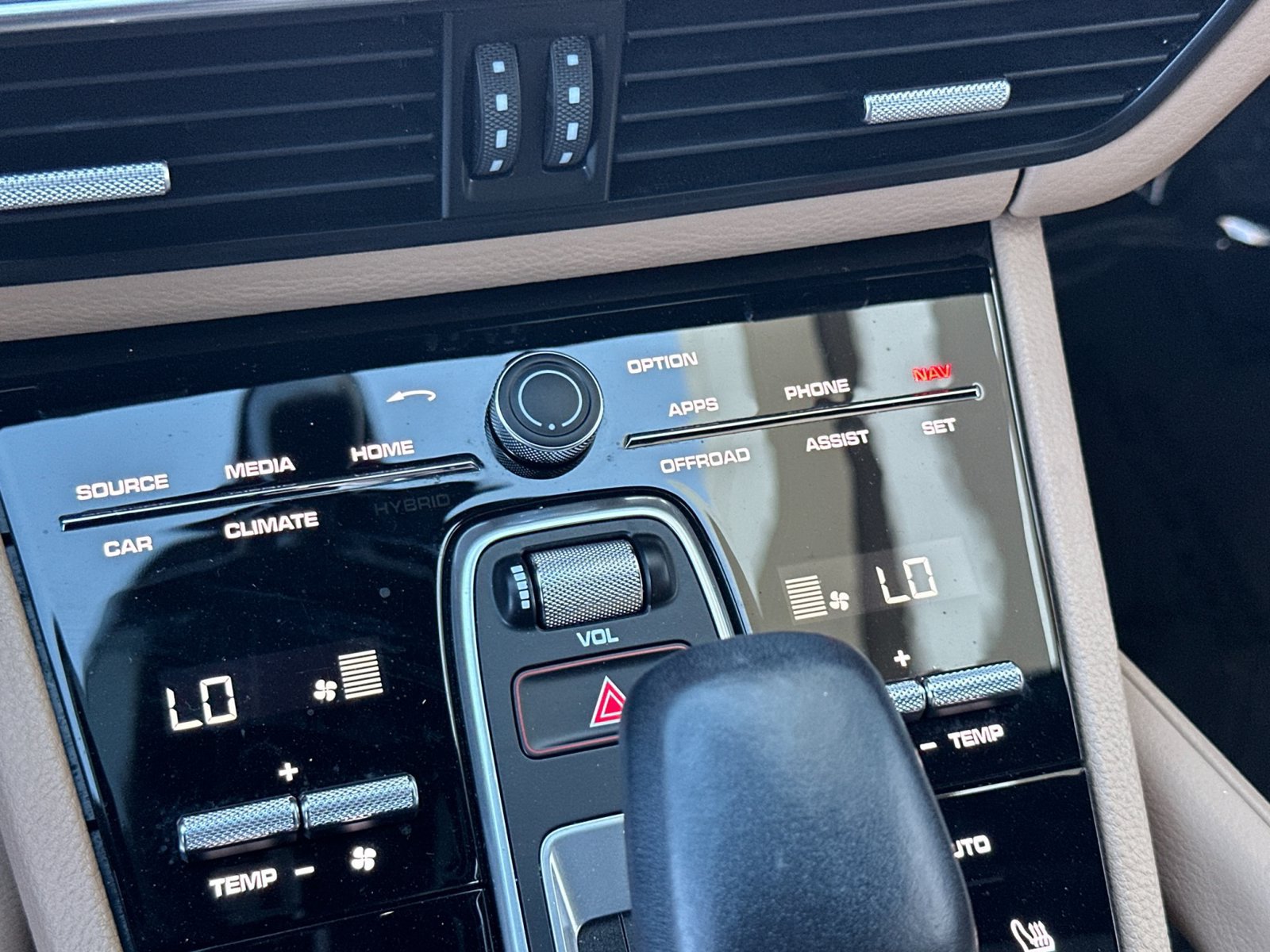 Certified 2023 Porsche Cayenne AWD/4WD image 20