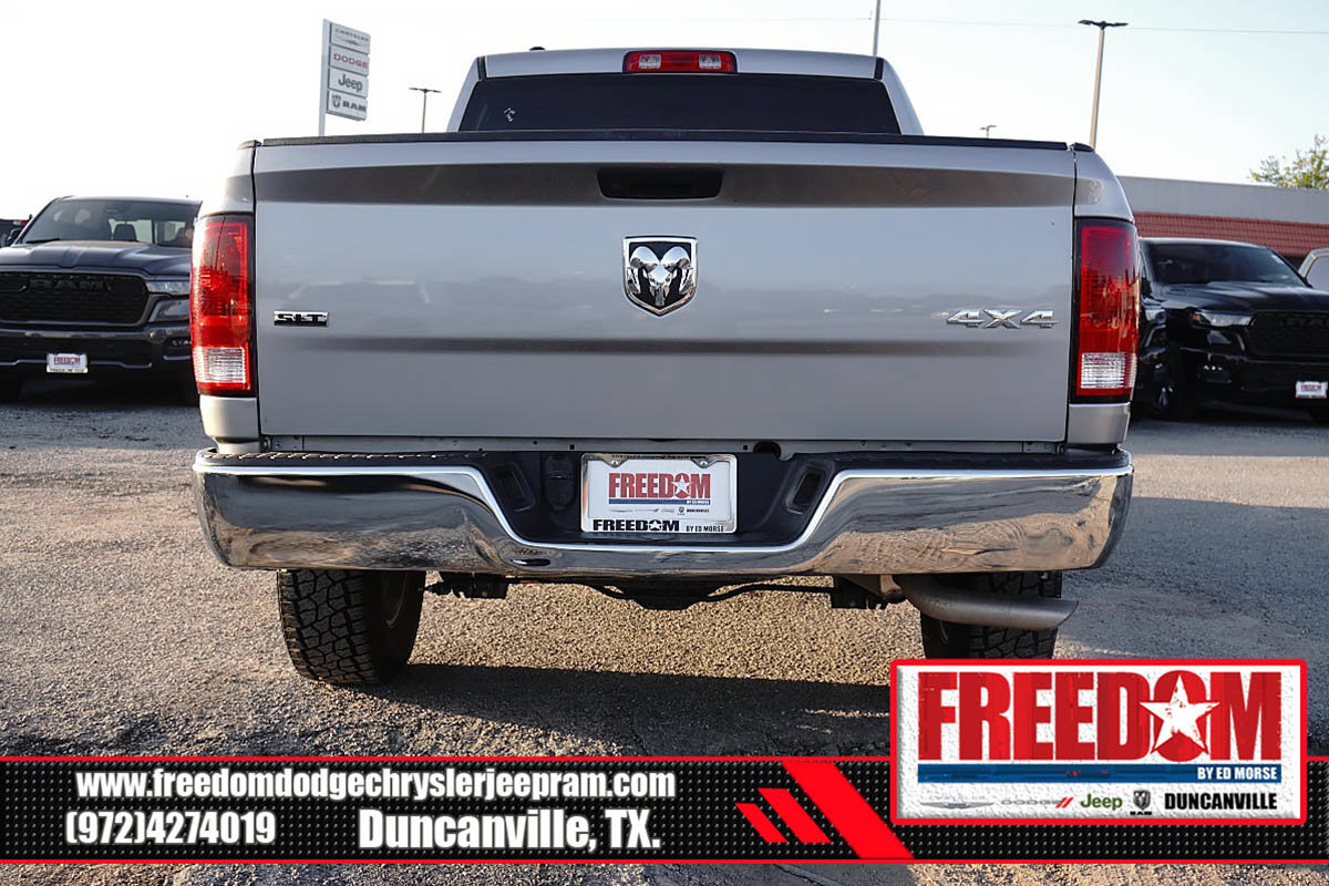Used 2024 RAM 1500 Classic SLT AWD/4WD image 4