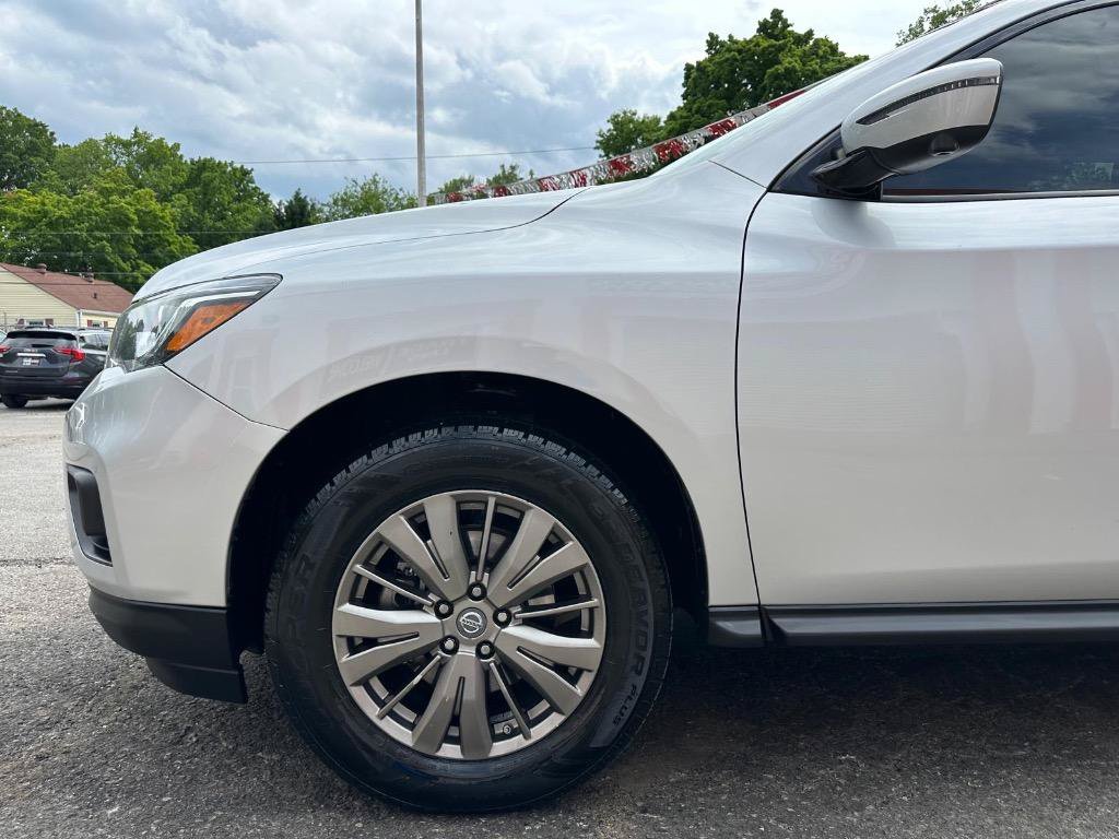 Used 2019 Nissan Pathfinder SL AWD/4WD image 10