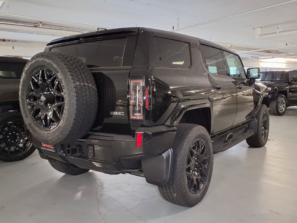 New 2026 GMC Hummer EV SUV w/ LPO, Illumination Package AWD/4WD image 6