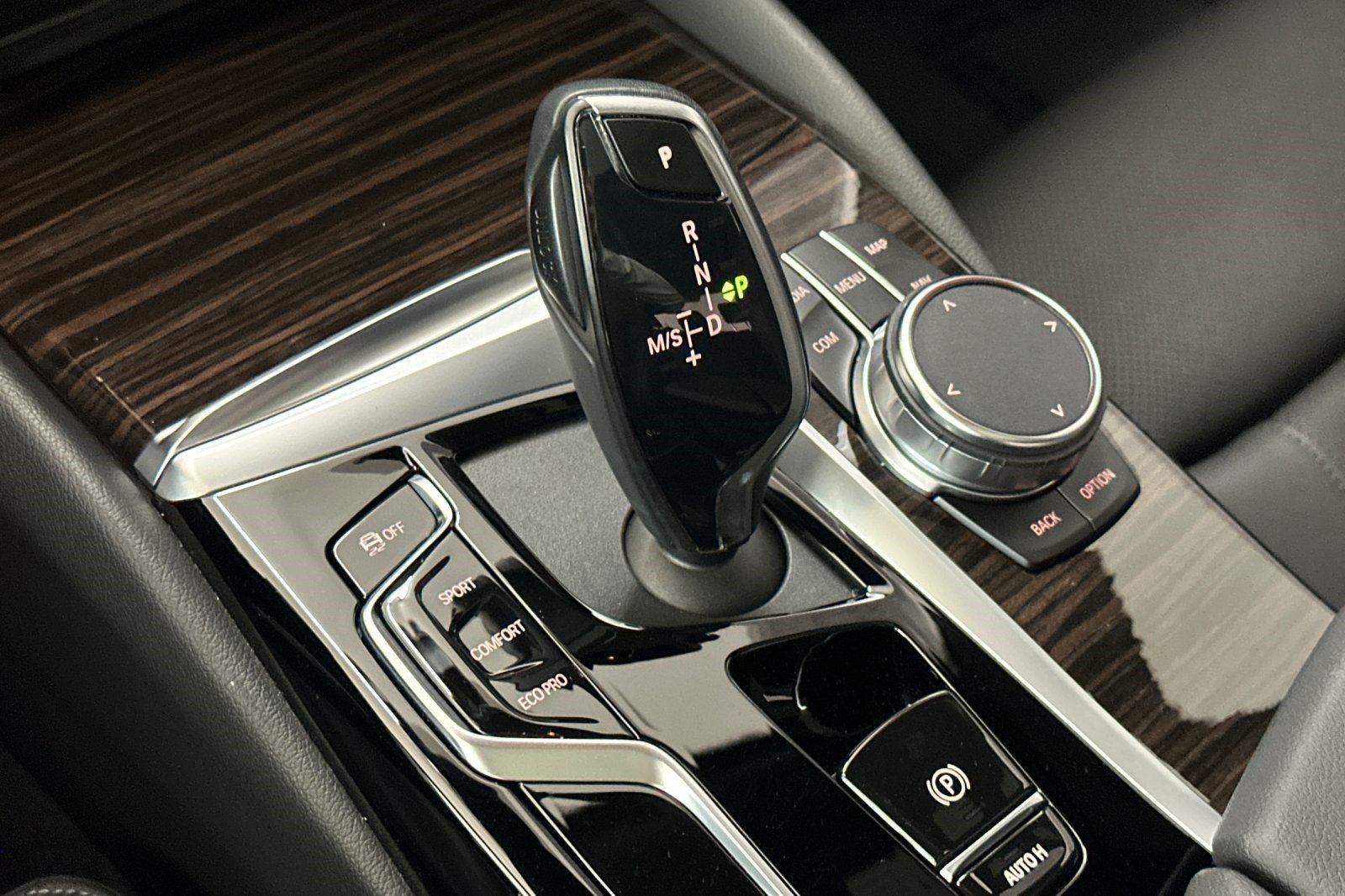 Certified 2023 BMW 540i w/ Premium Package RWD image 17
