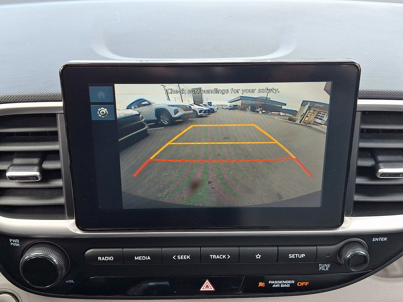 Used 2025 Hyundai Venue SEL image 18