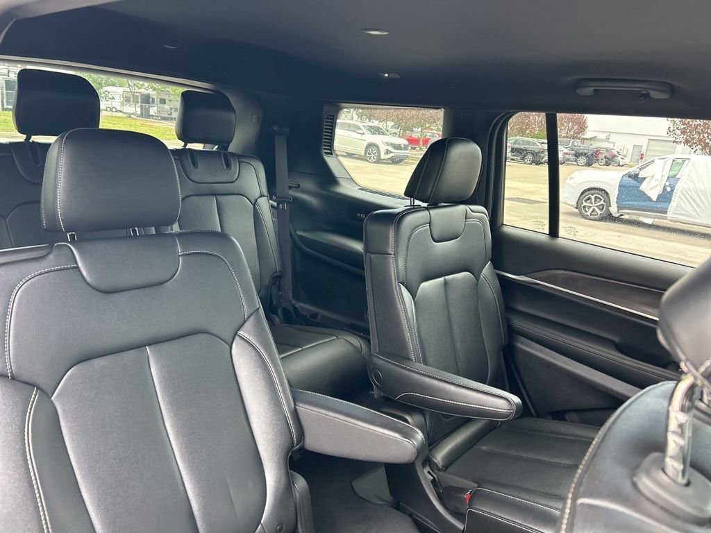 Used 2024 Jeep Grand Cherokee L Limited image 49