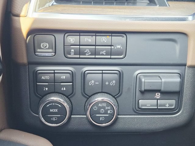 Certified 2025 Chevrolet Tahoe High Country AWD/4WD image 17
