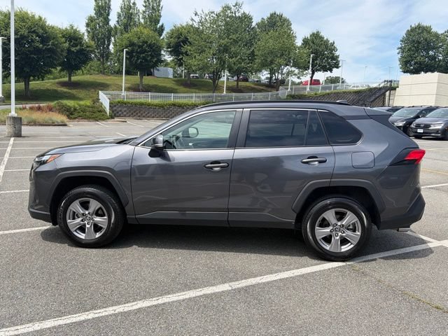 Used 2025 Toyota RAV4 XLE FWD image 4