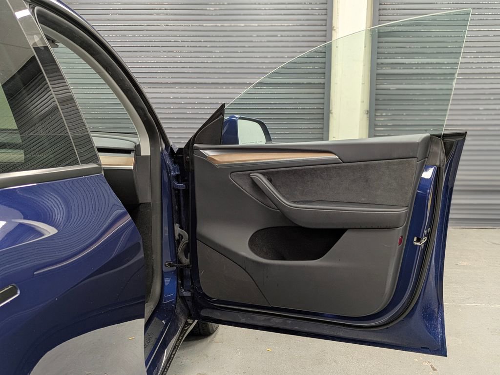Used 2023 Tesla Model Y Long Range image 12