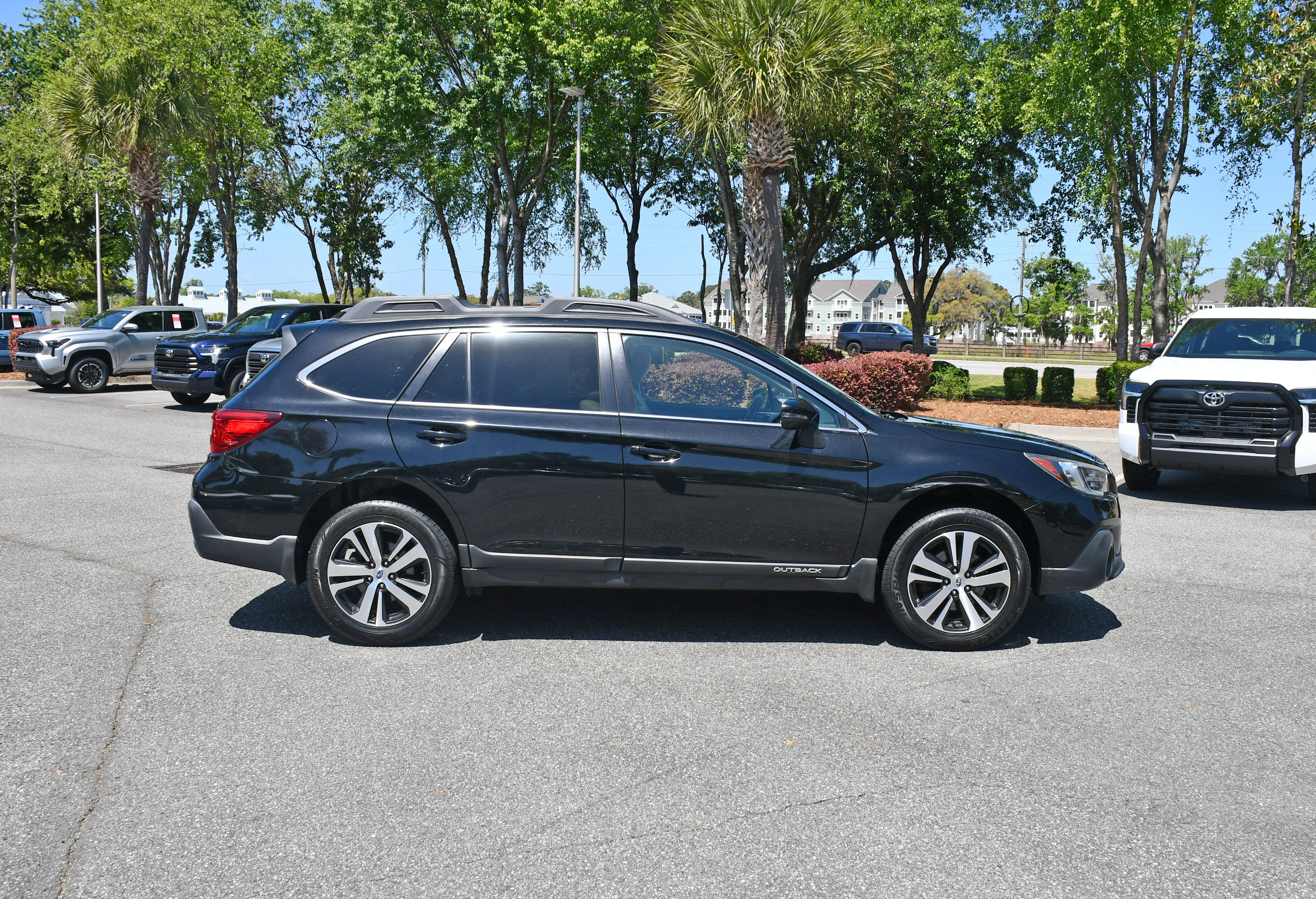 Used 2019 Subaru Outback 2.5i Limited w/ Popular Package #2 image 5