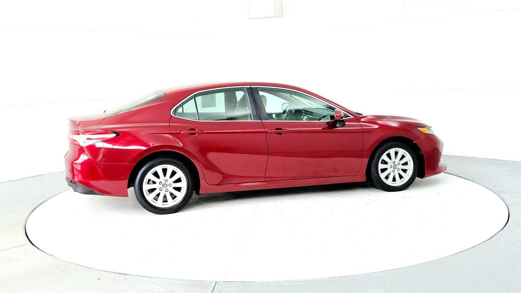 Certified 2018 Toyota Camry LE FWD image 6