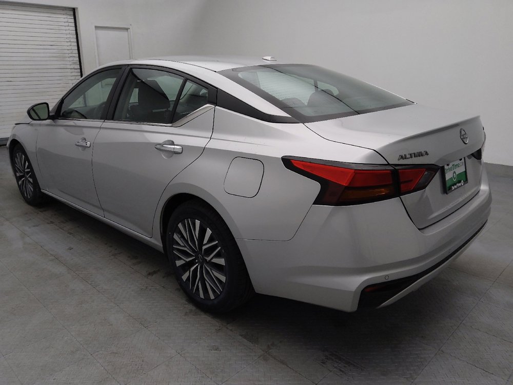 Used 2024 Nissan Altima 2.5 SV image 3