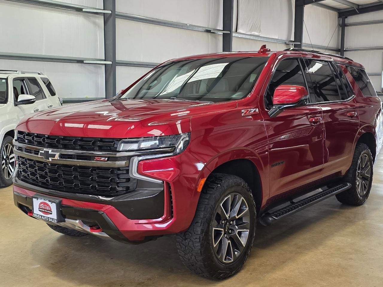 Used 2021 Chevrolet Tahoe Z71 w/ Luxury Package AWD/4WD image 1