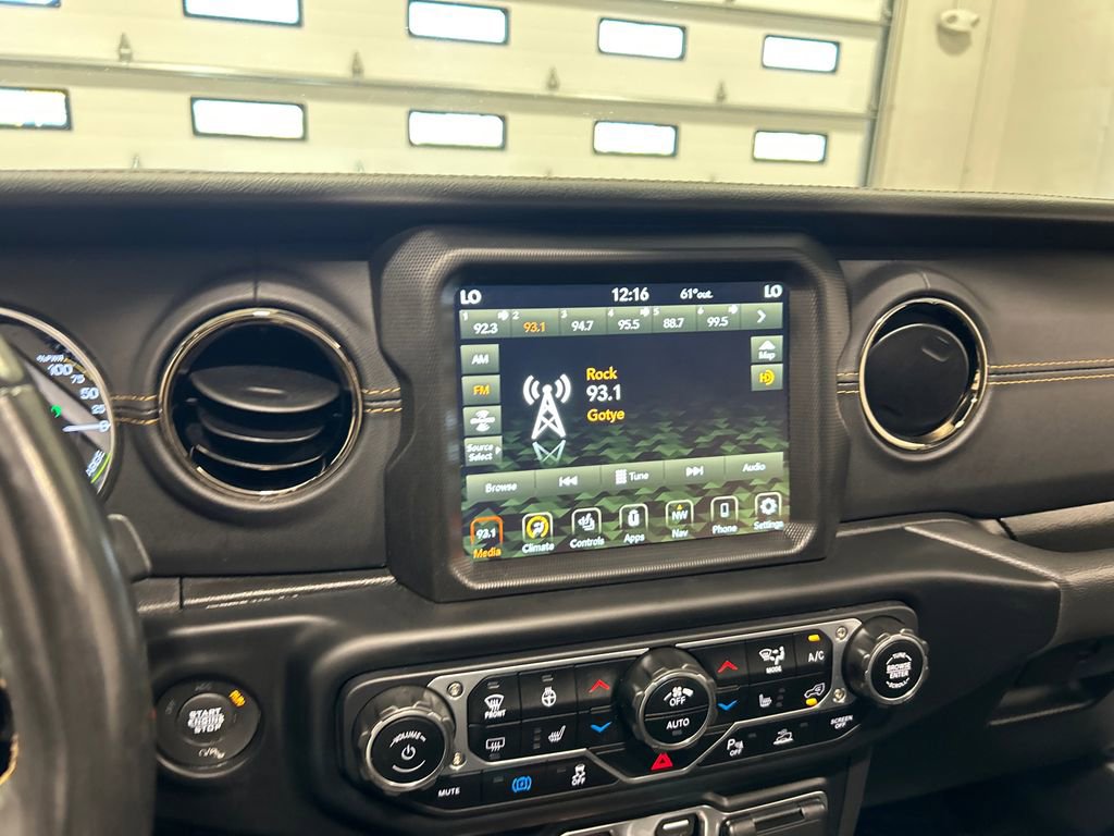 Used 2022 Jeep Wrangler Unlimited Sahara image 21