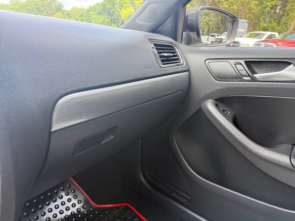 Used 2016 Volkswagen Jetta Sport FWD image 25