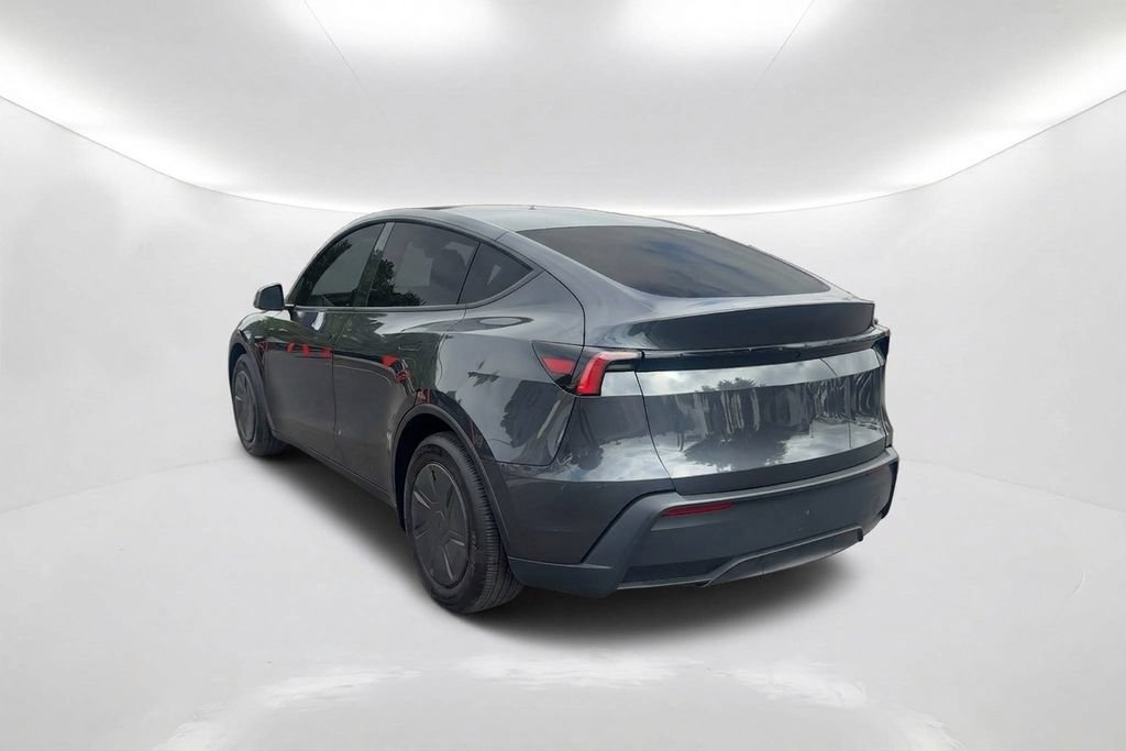 Used 2026 Tesla Model Y 2WD image 8
