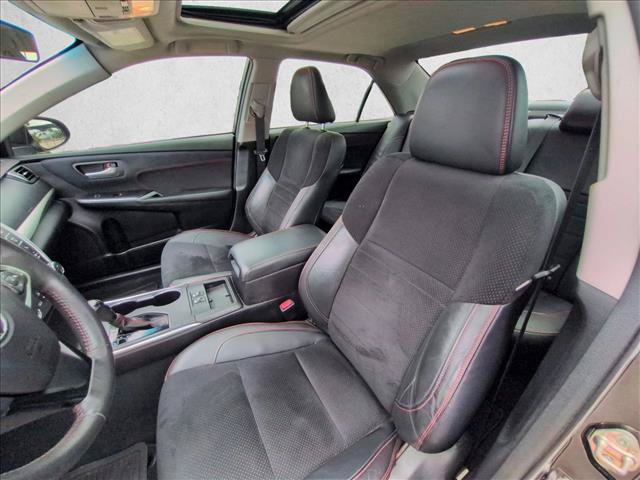 Used 2017 Toyota Camry XSE w/ Moonroof Package FWD image 15