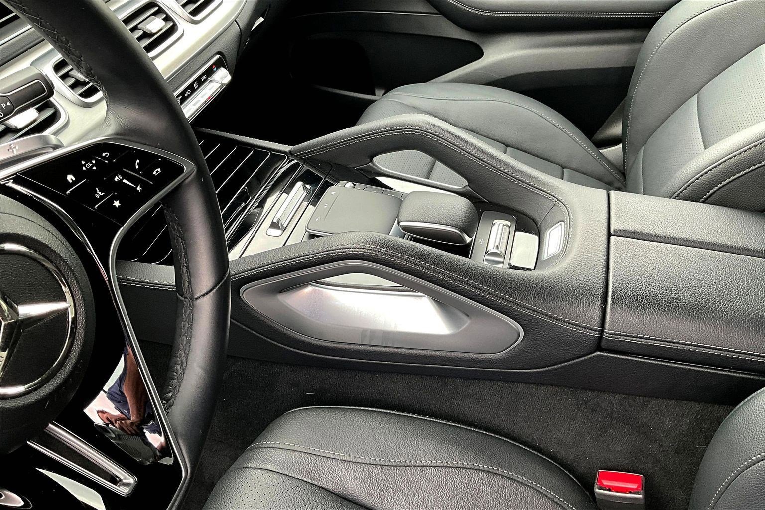 Used 2025 Mercedes-Benz GLS 450 4MATIC image 17