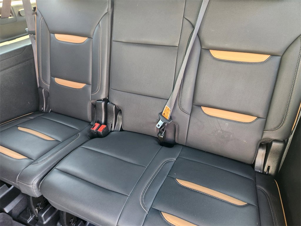 Used 2024 GMC Yukon XL AT4 w/ Technology Package image 34