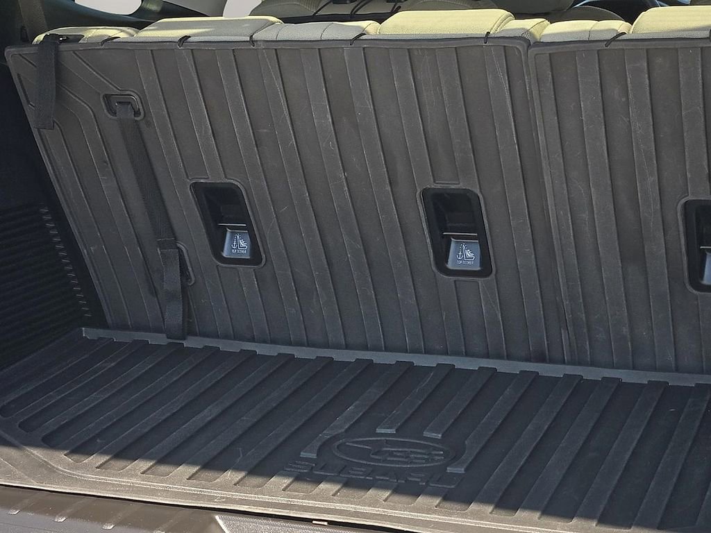 Certified 2025 Subaru Ascent Premium w/ Premium Package image 9