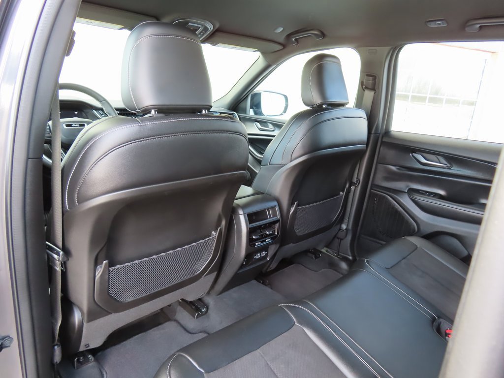 Certified 2024 Jeep Grand Cherokee Altitude image 24