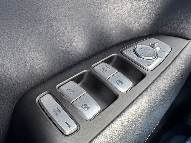 Used 2026 Genesis G70 2.5T RWD image 27