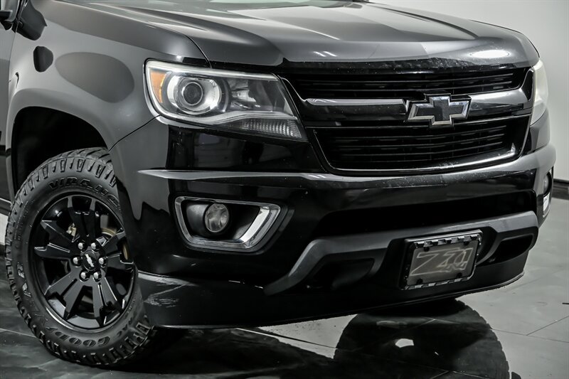 Used 2018 Chevrolet Colorado Z71 w/ Z71 Midnight Edition AWD/4WD image 2