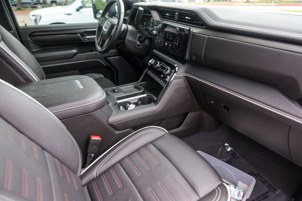 Used 2025 GMC Sierra 2500 AT4X image 32