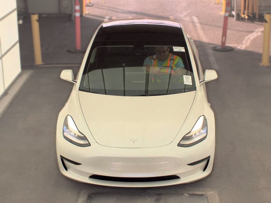 Used 2020 Tesla Model 3 Standard Range Plus RWD image 2