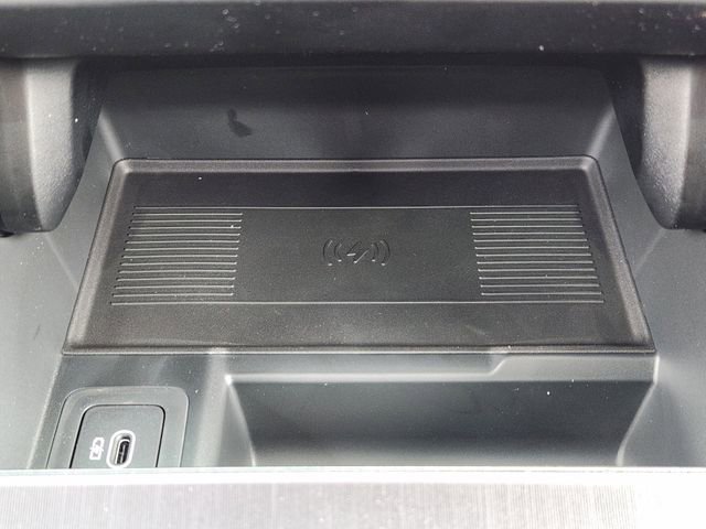 New 2026 Land Rover Range Rover Velar Dynamic SE image 14