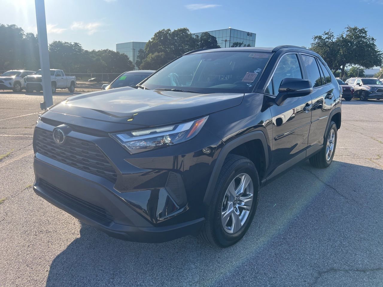 Used 2025 Toyota RAV4 XLE w/ Convenience Package AWD/4WD image 1