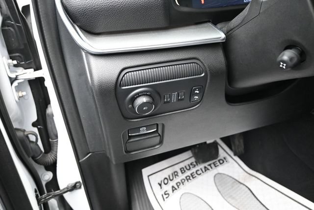 Used 2024 Jeep Wagoneer Series II AWD/4WD image 29