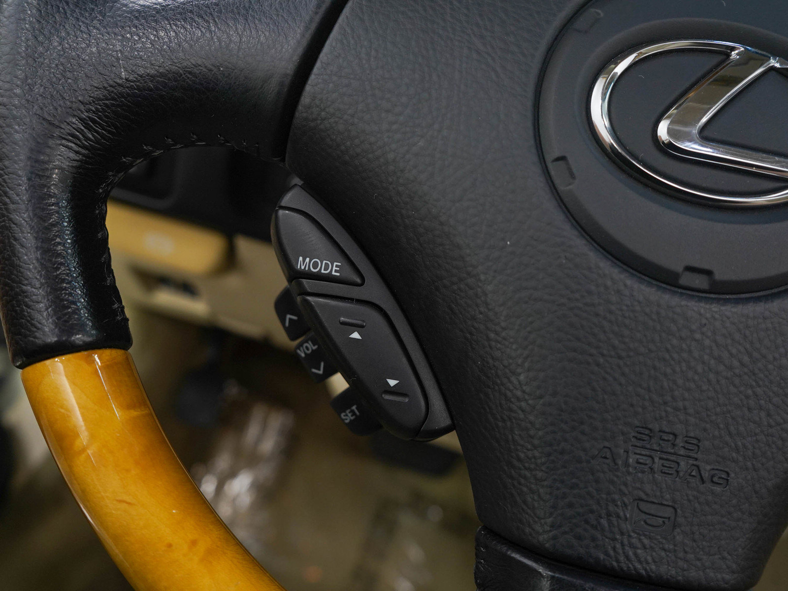 Used 2002 Lexus SC 430 Convertible RWD image 23
